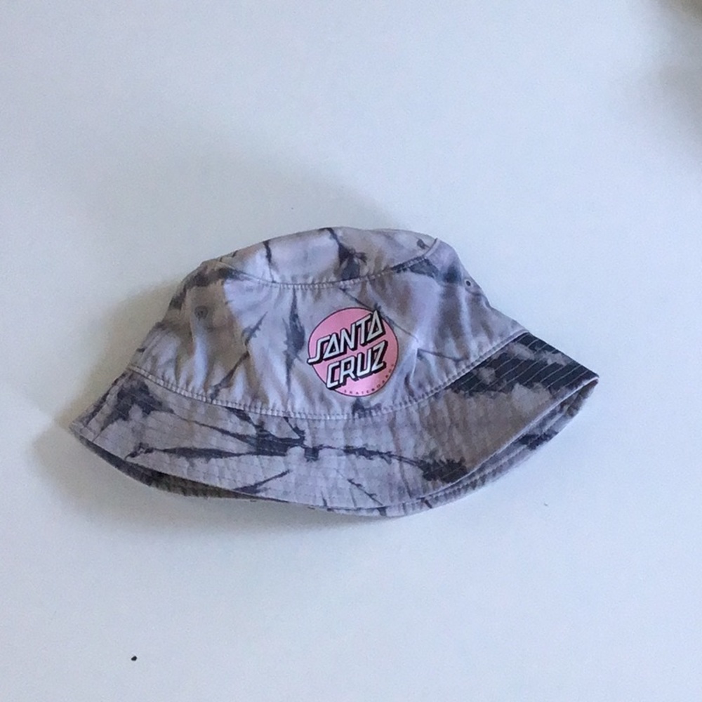 Santa Cruze bucket hat